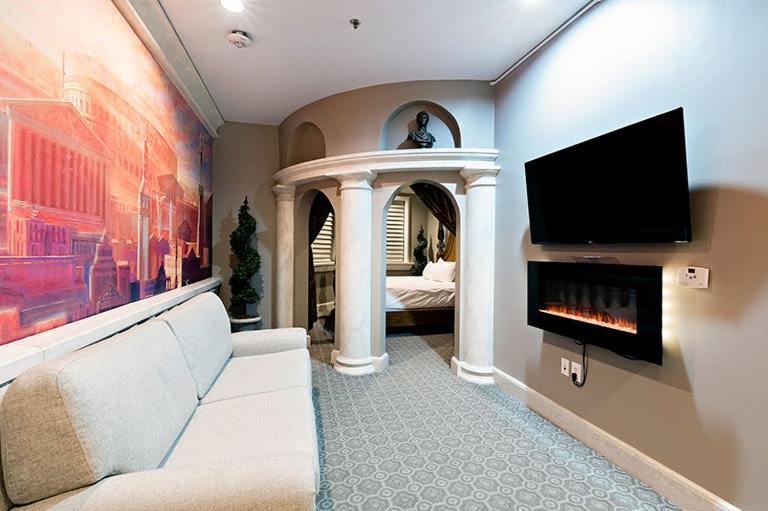 Chateau Avalon photo 15