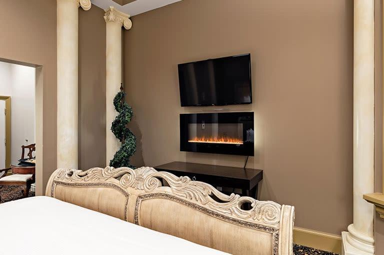 Chateau Avalon photo 8