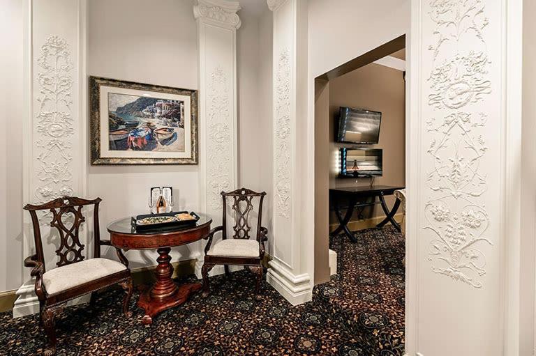 Chateau Avalon photo 9