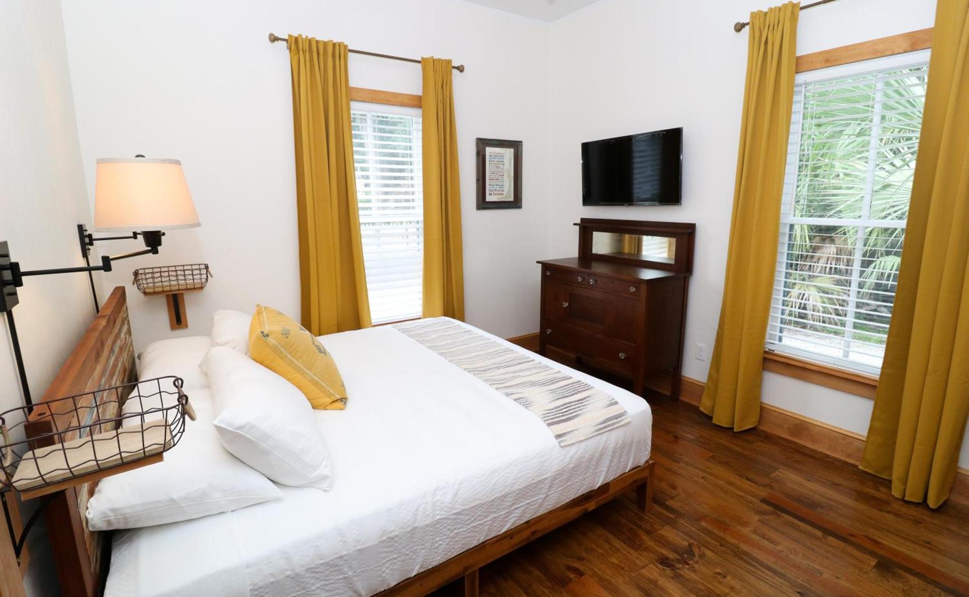 Sweetwater Branch Inn photo 10