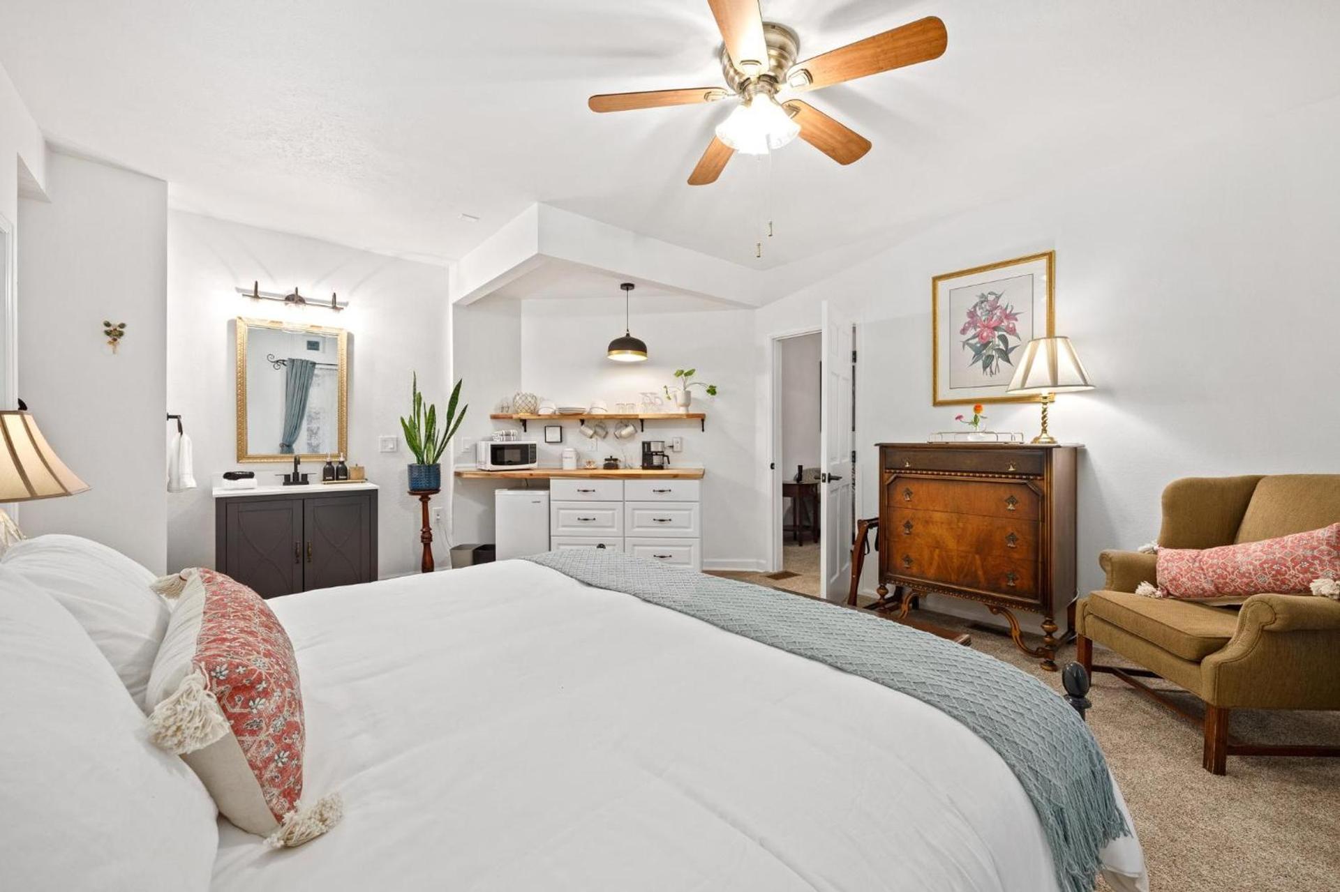Flora House Denver photo 44