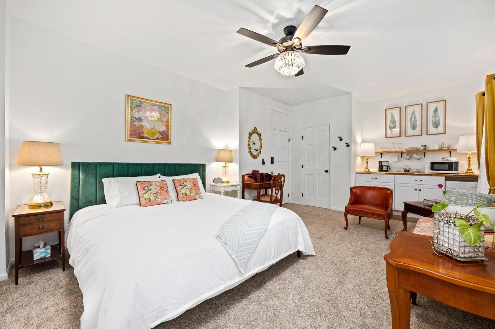 Flora House Denver photo 32