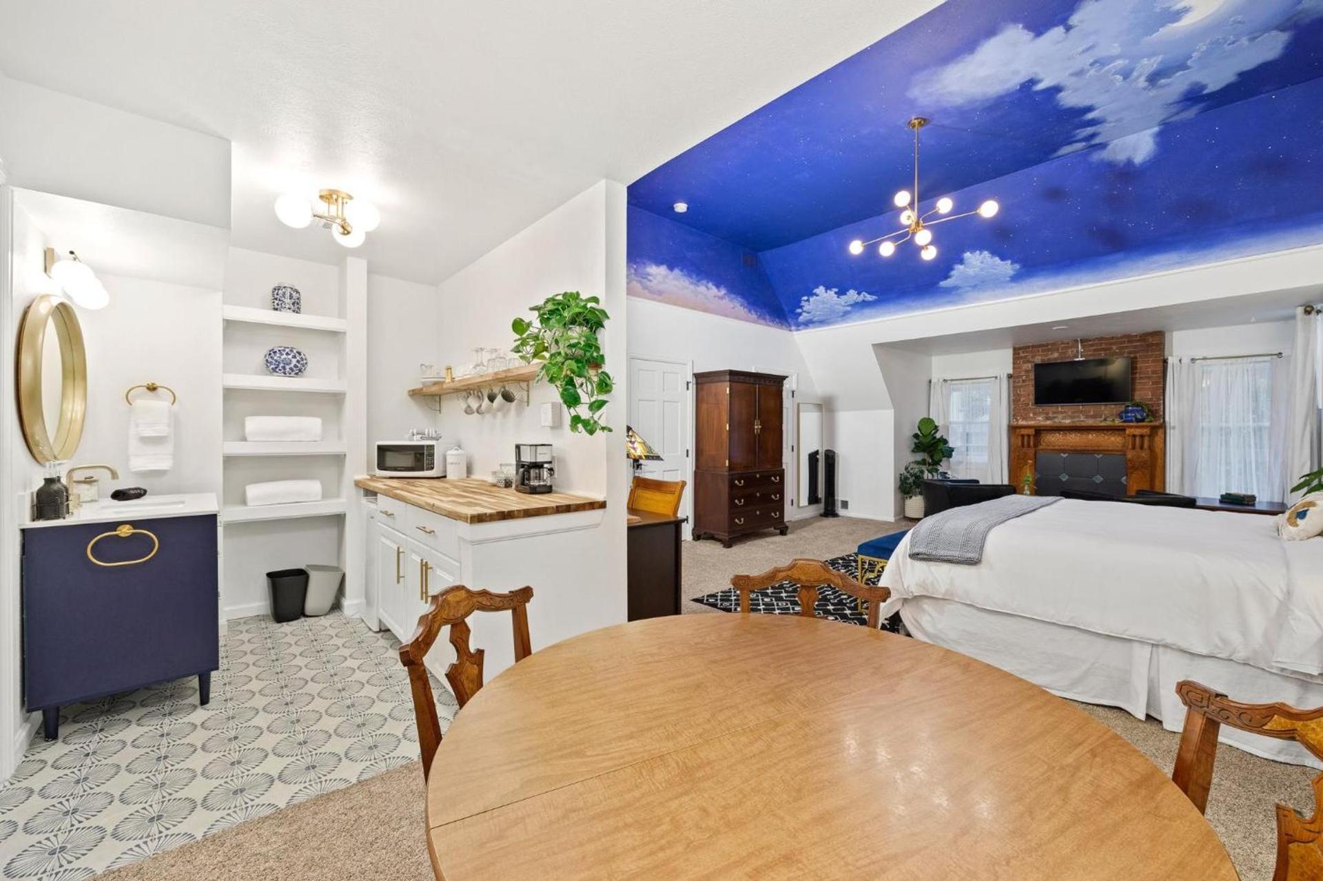 Flora House Denver photo 85