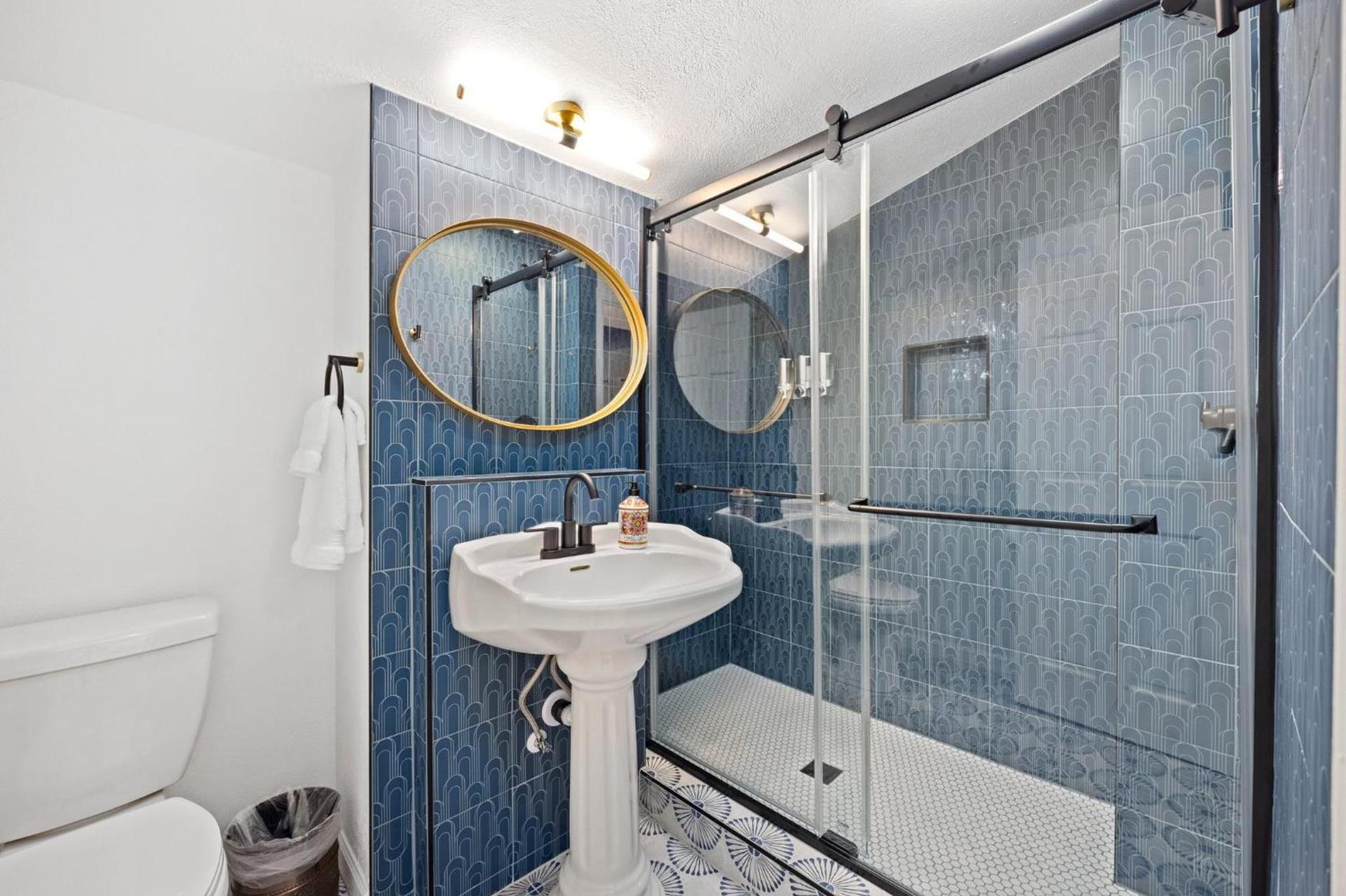 Flora House Denver photo 9