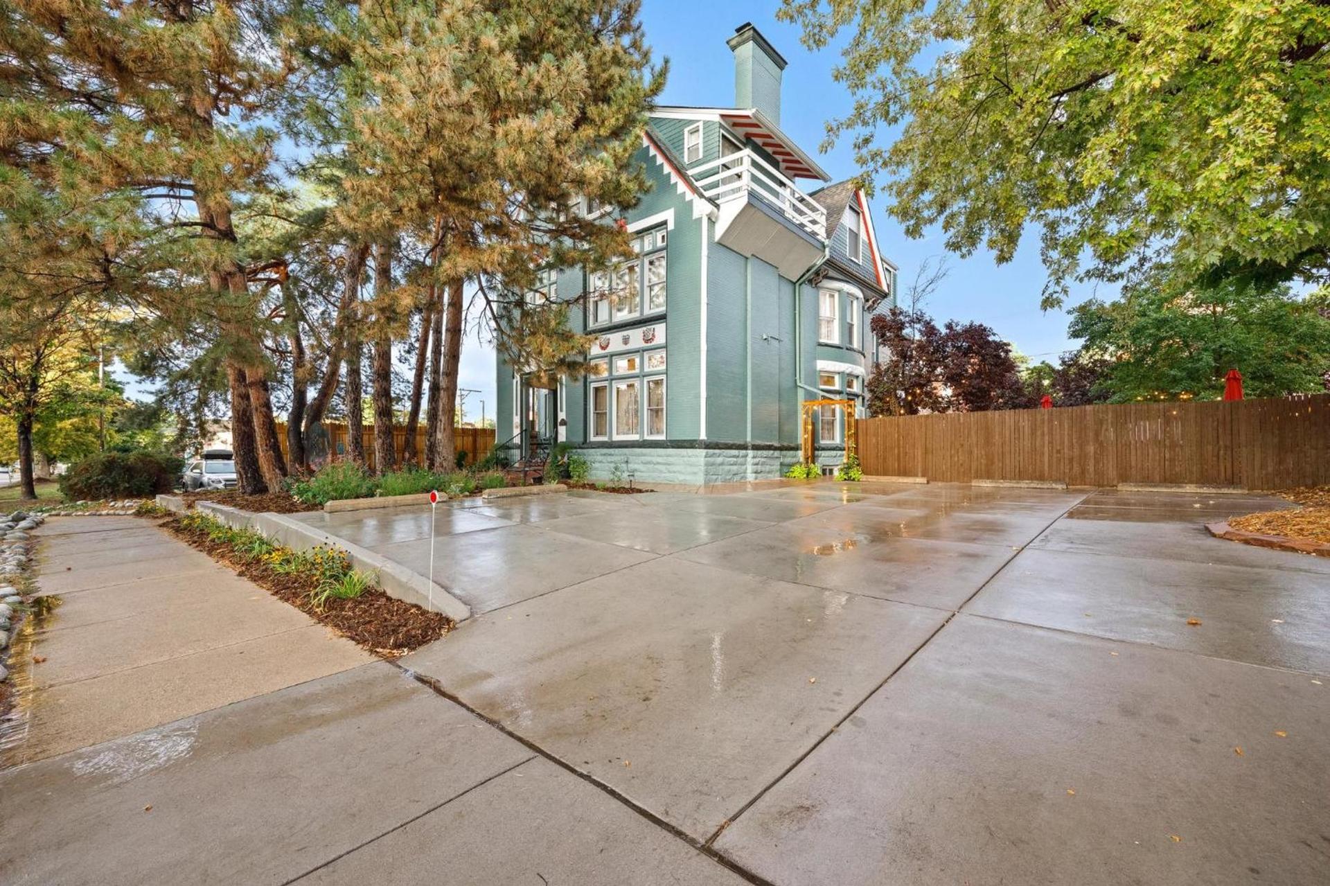 Flora House Denver photo 17