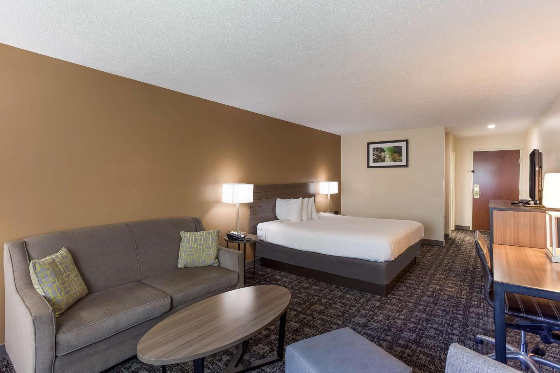 Best Western Logan Inn photo 10