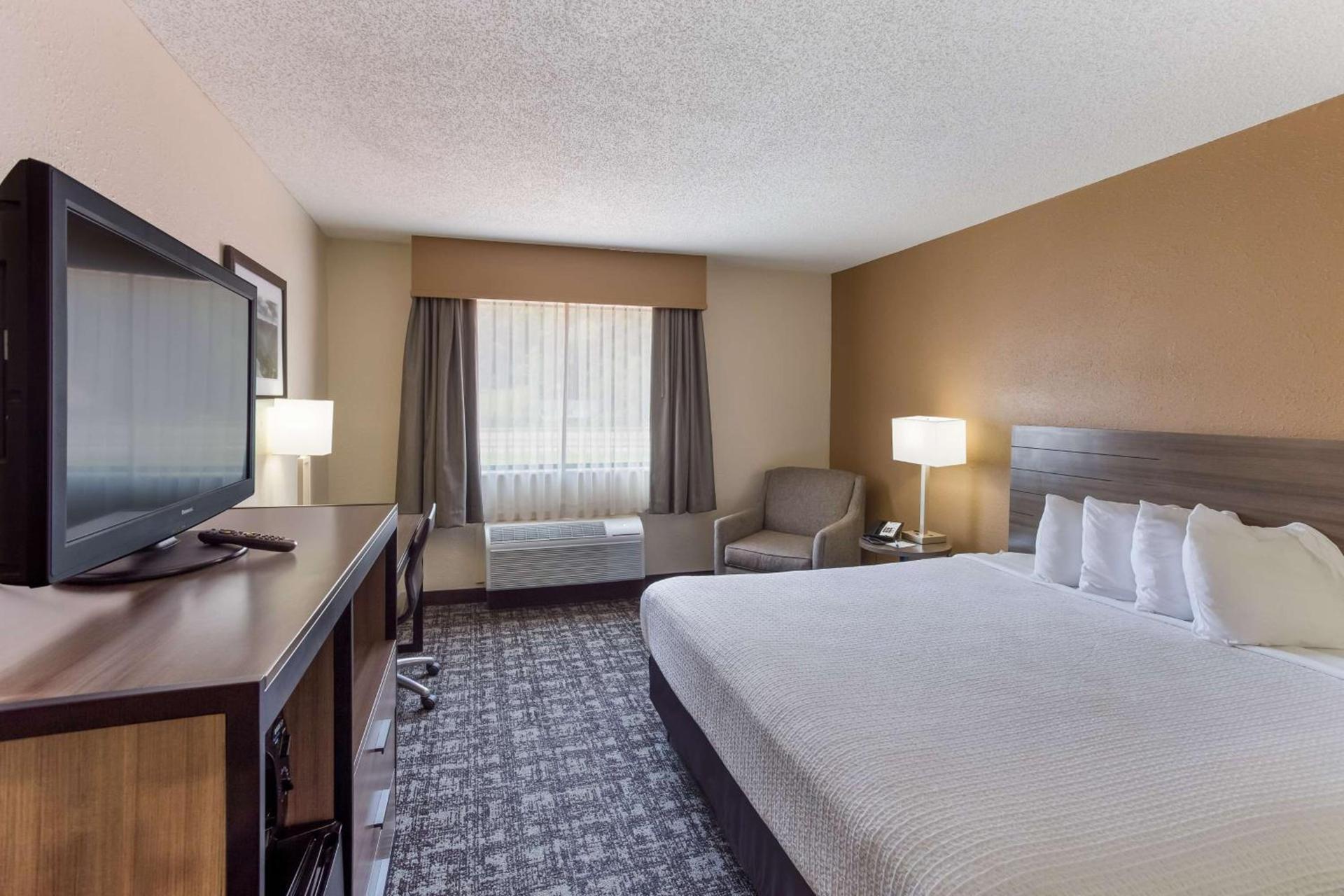 Best Western Logan Inn photo 11