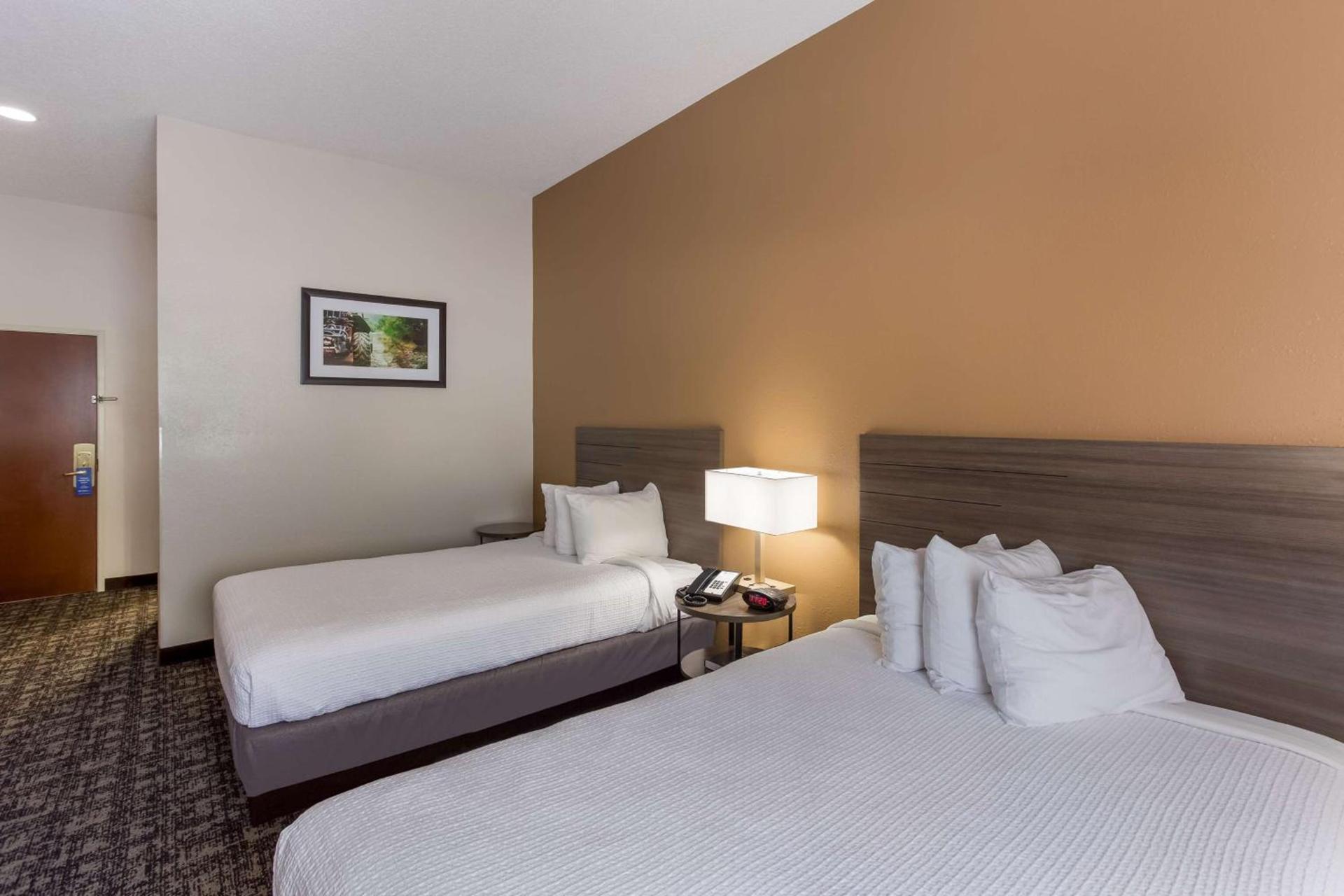 Best Western Logan Inn photo 18