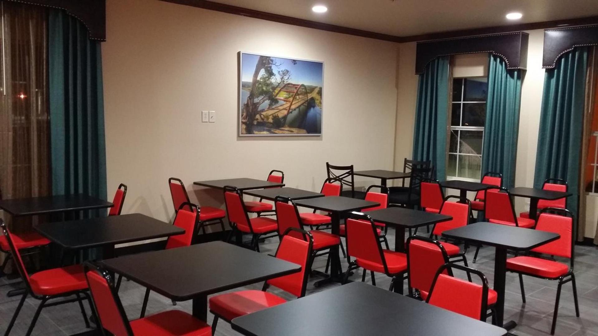 Texan Inn and Suites Tilden photo 18