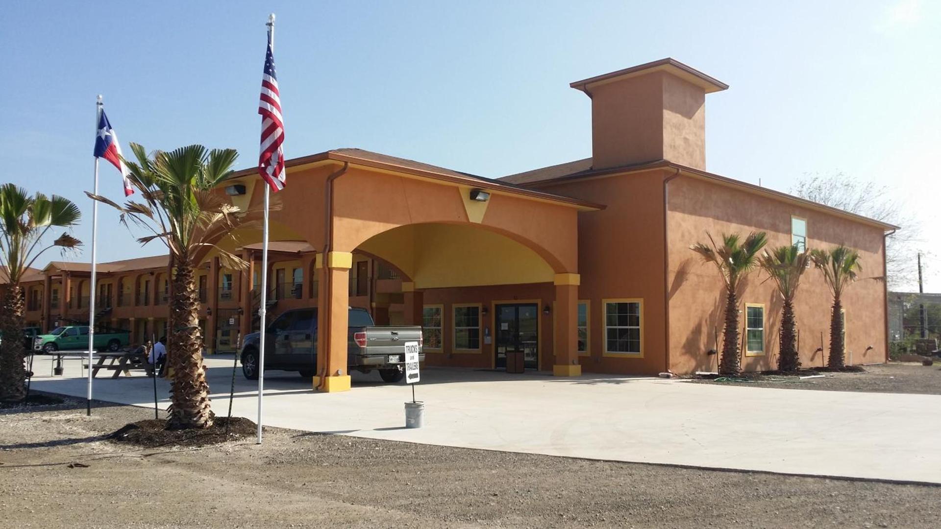 Texan Inn and Suites Tilden photo 3