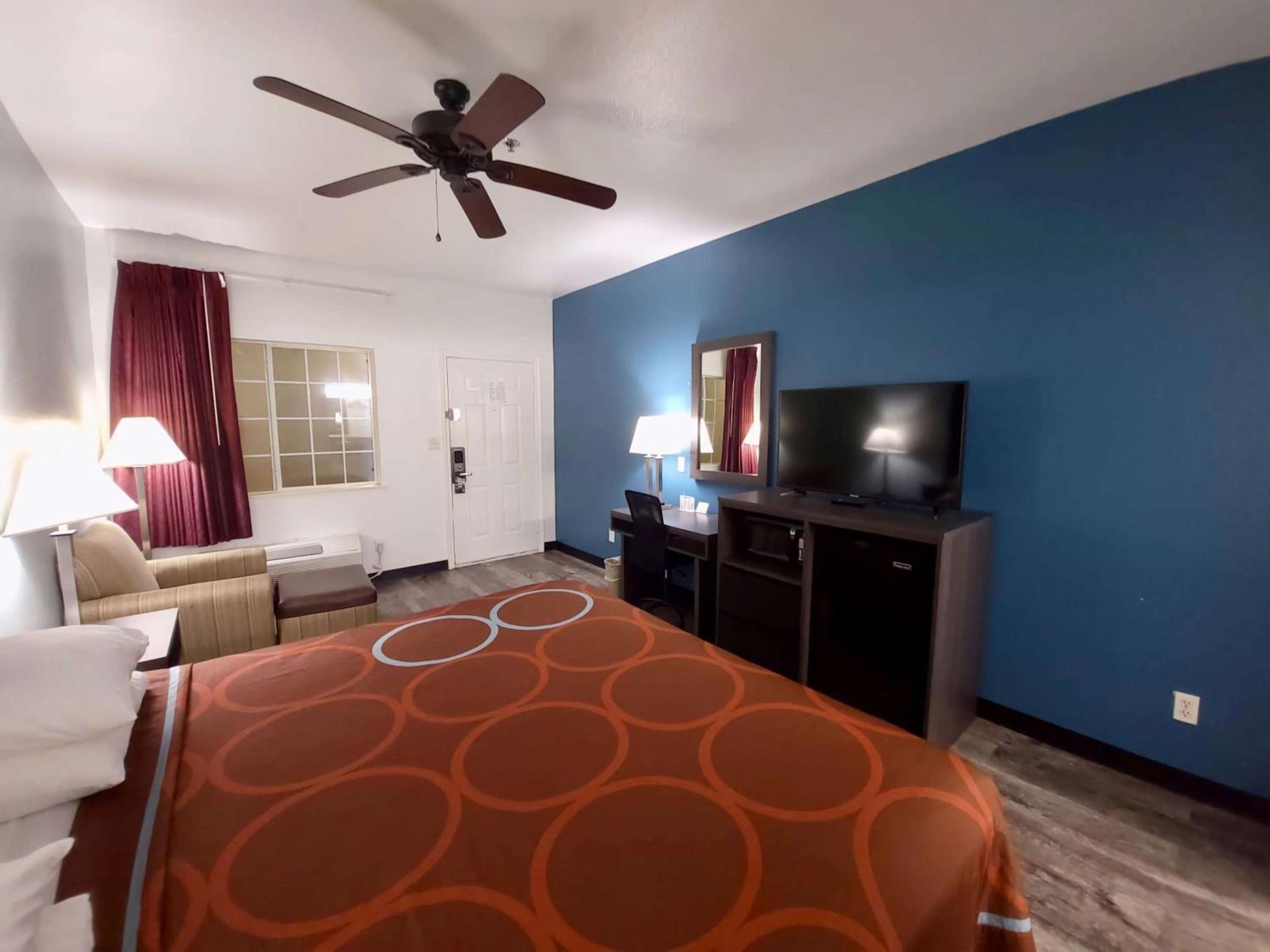 Scottish Inns & Suites Forney photo 9