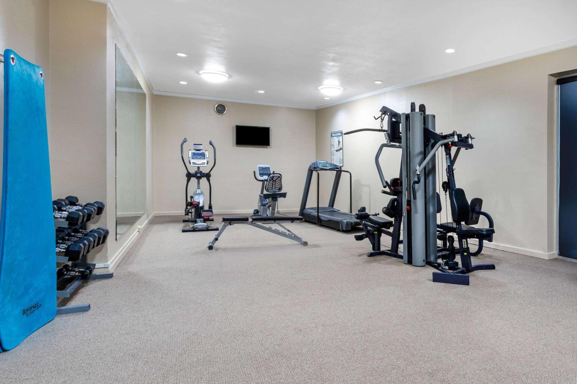 Days Inn & Suites by Wyndham Clovis photo 7