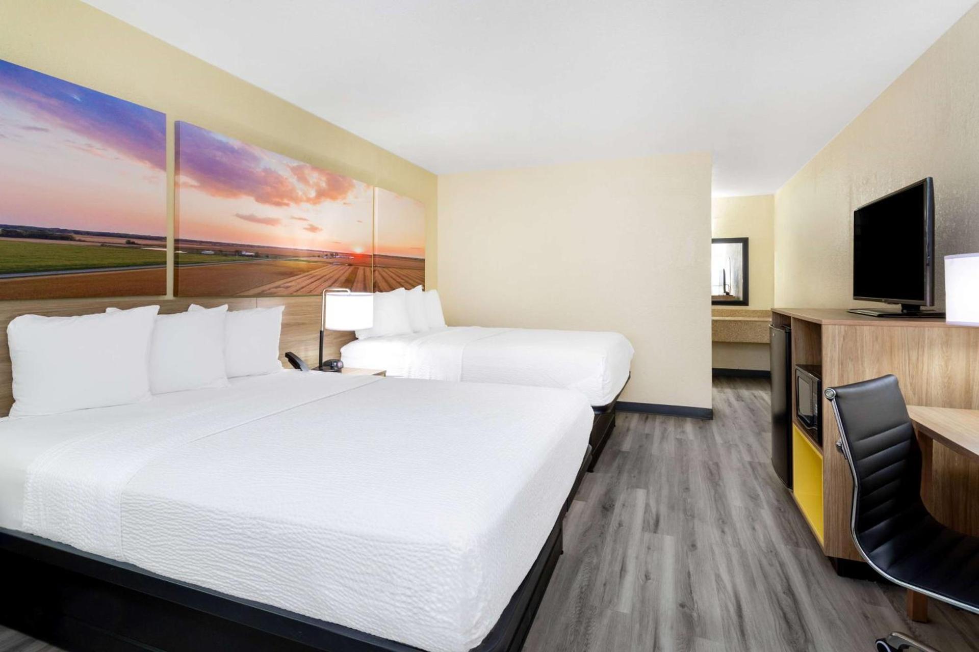 Days Inn & Suites by Wyndham Clovis photo 9