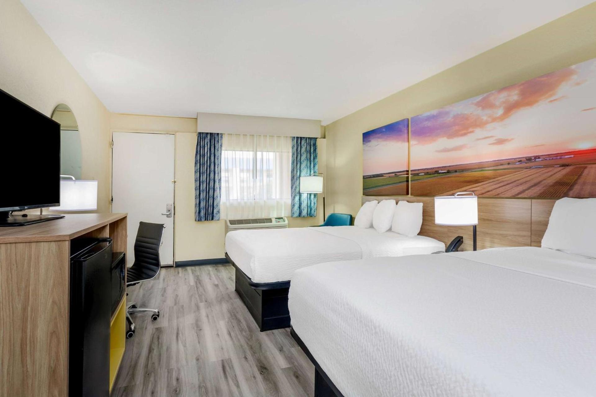 Days Inn & Suites by Wyndham Clovis photo 10