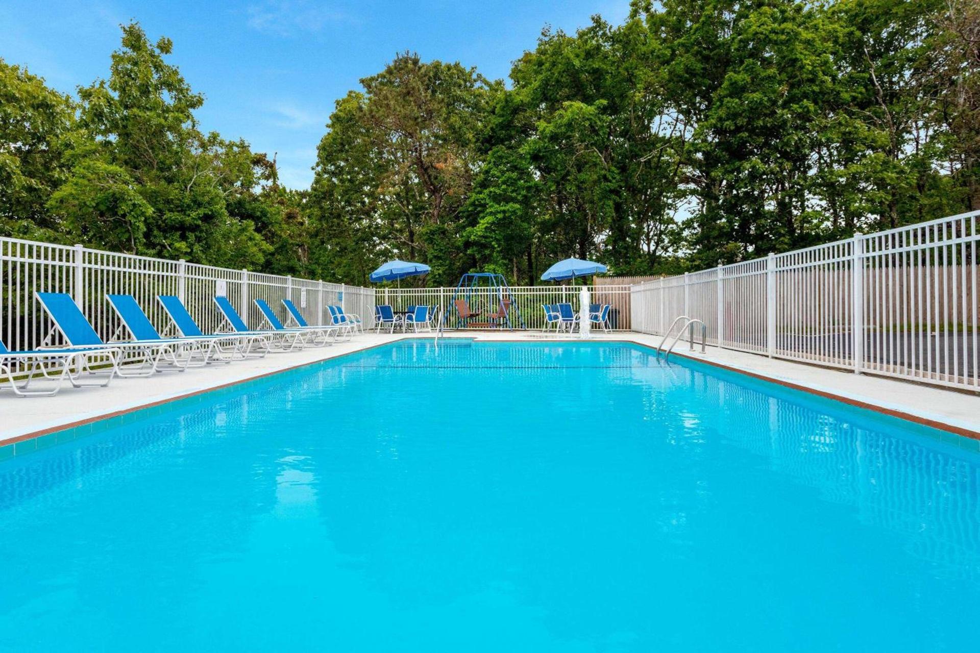 Travelodge by Wyndham Cape Cod Area photo 4