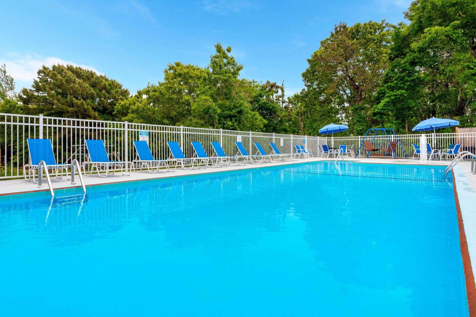Travelodge by Wyndham Cape Cod Area photo 5