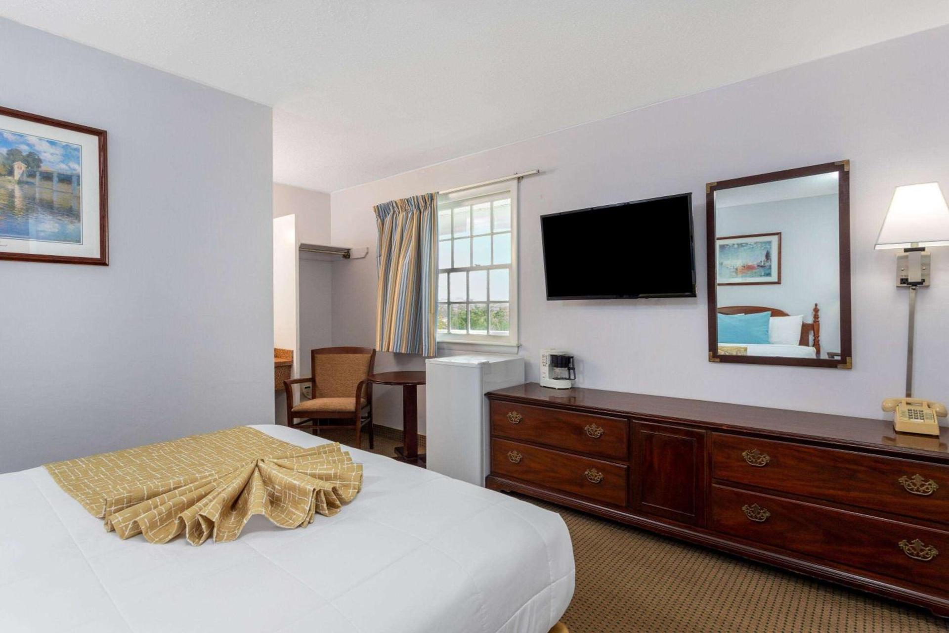 Travelodge by Wyndham Cape Cod Area photo 12