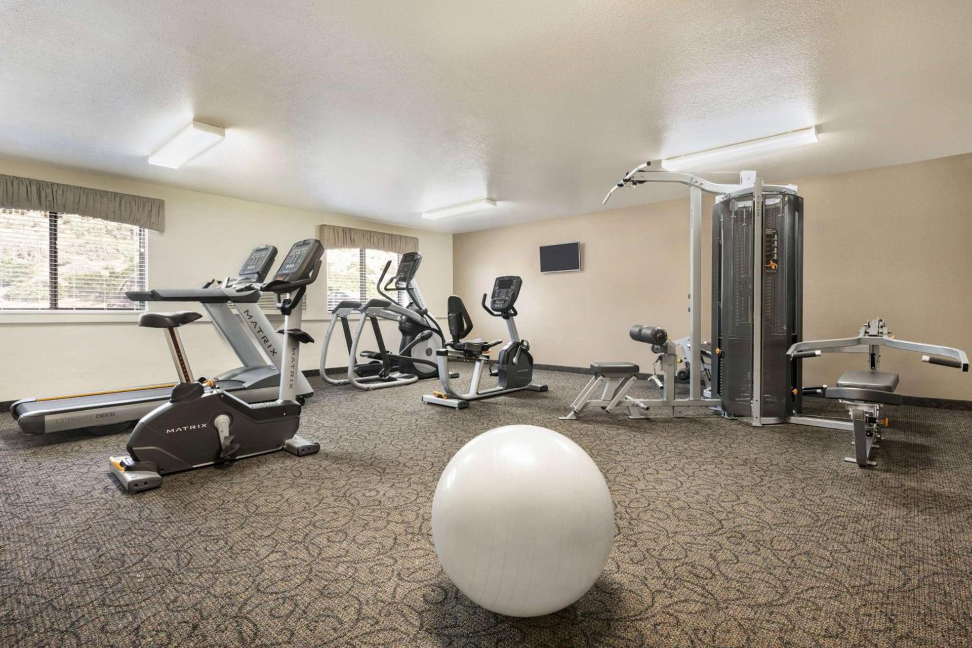 Baymont by Wyndham Elko photo 7