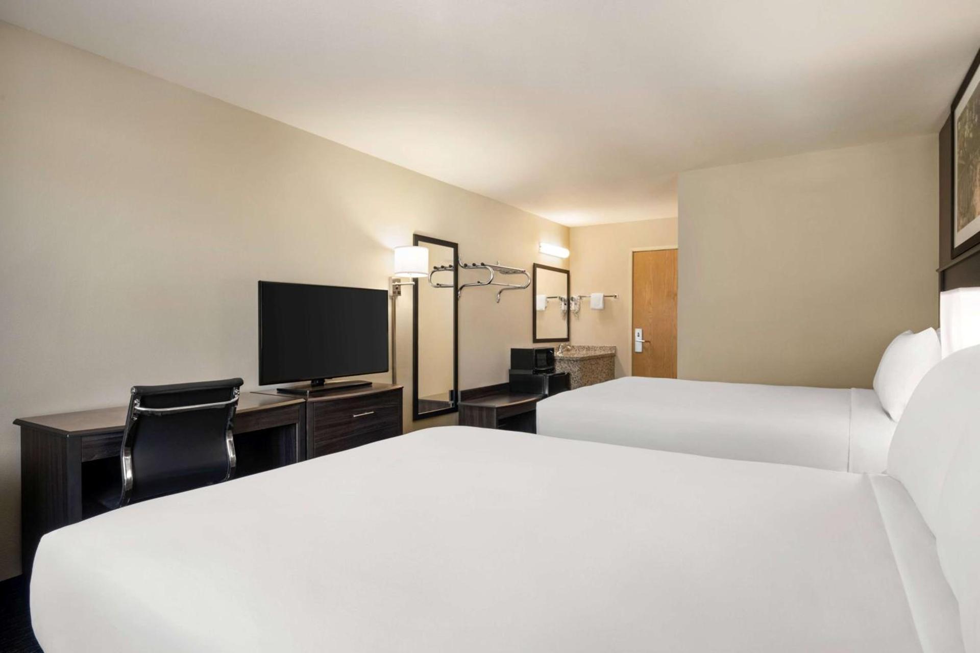 Baymont by Wyndham Elko photo 9