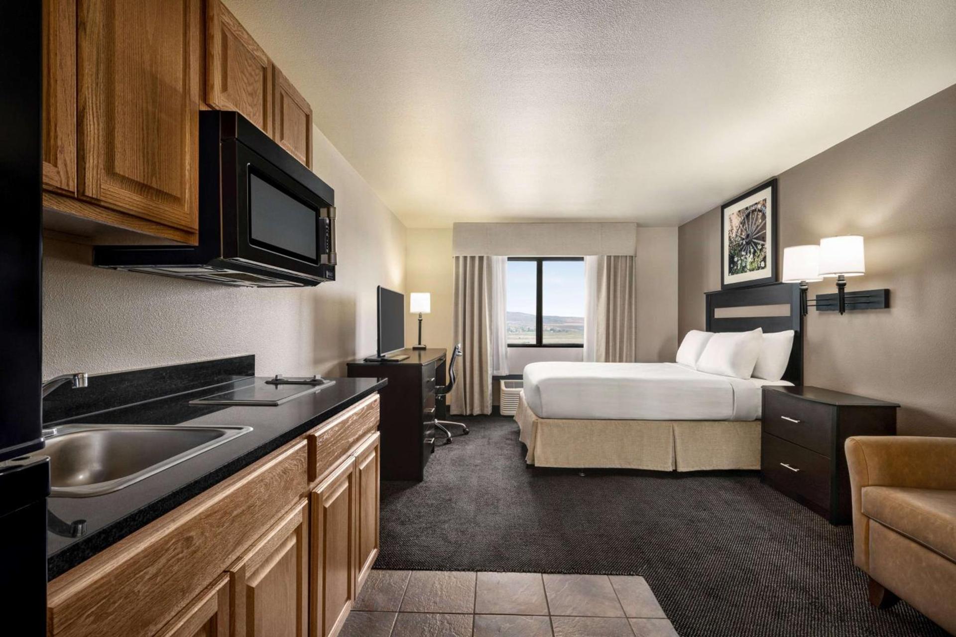 Baymont by Wyndham Elko photo 11