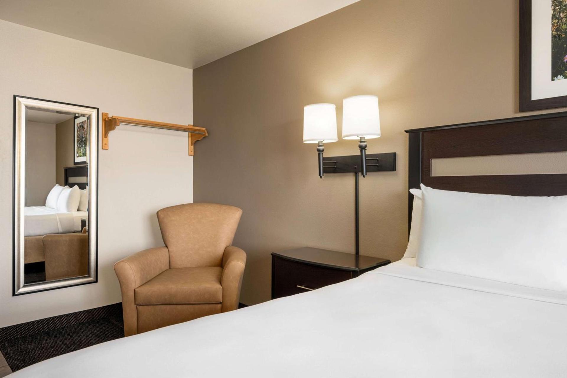 Baymont by Wyndham Elko photo 20
