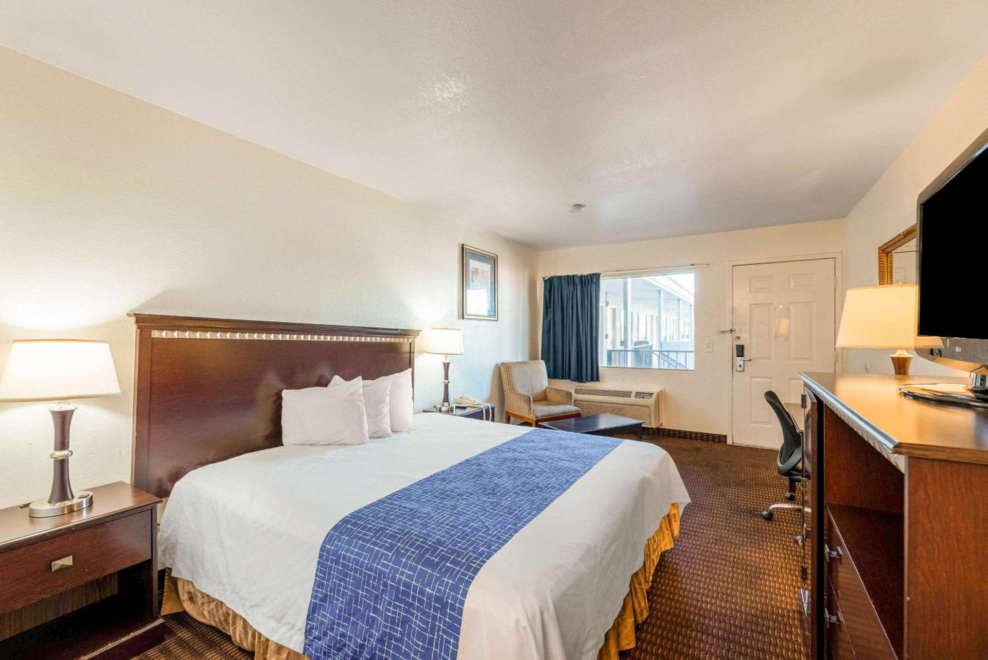 Rodeway Inn Phoenix North I-17 photo 12