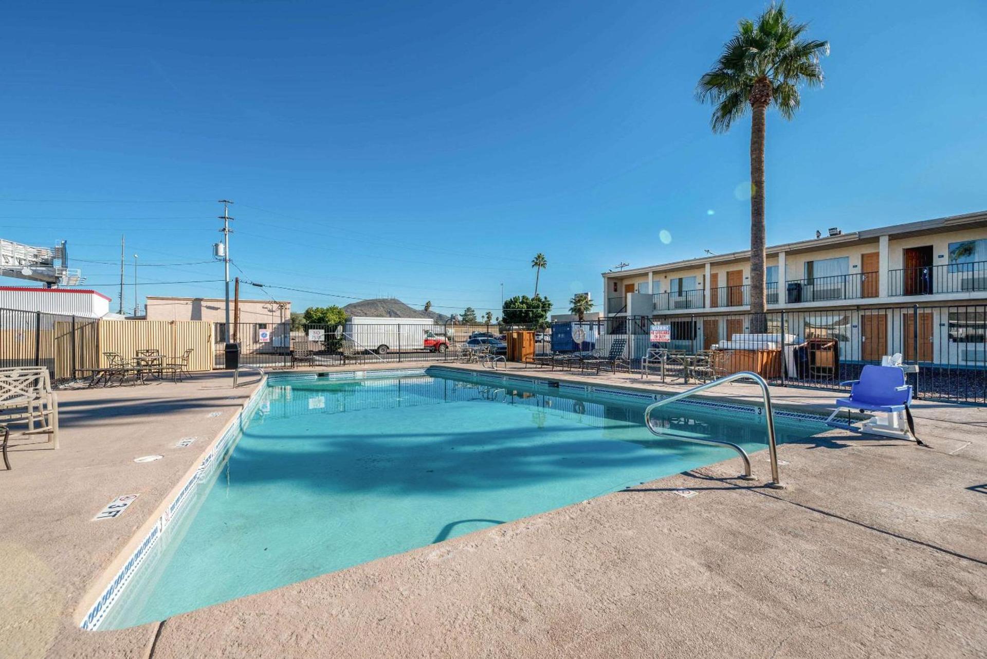 Rodeway Inn Phoenix North I-17 photo 15