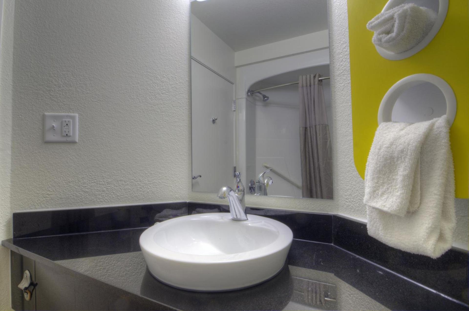 Motel 6-Orlando, FL - International Dr photo 41