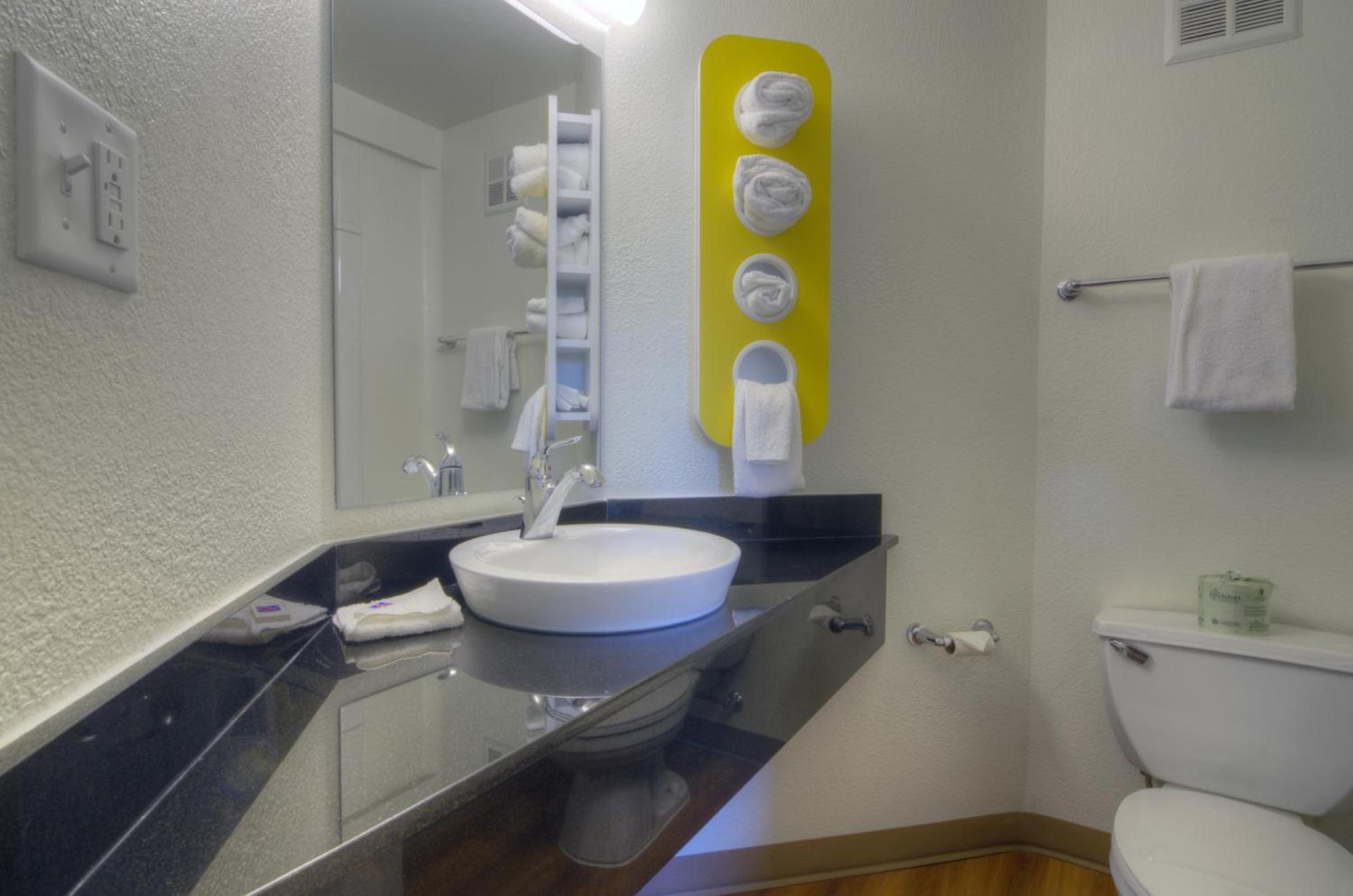 Motel 6-Orlando, FL - International Dr photo 44