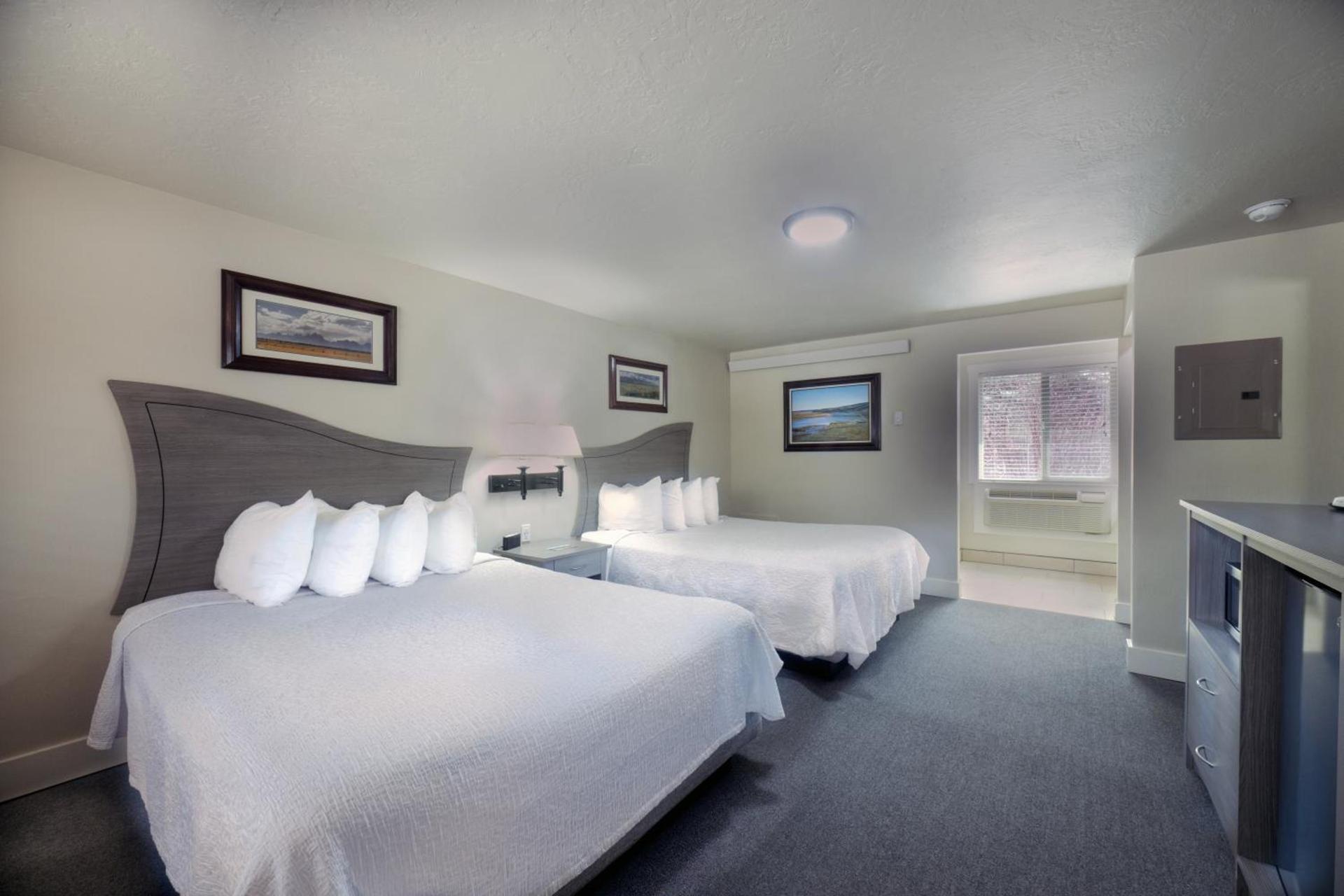 Flying Saddle Resort and Steak House photo 6