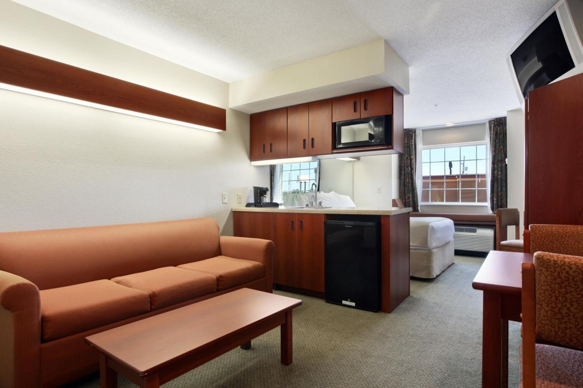 Microtel Inn & Suites by Wyndham Hattiesburg photo 7