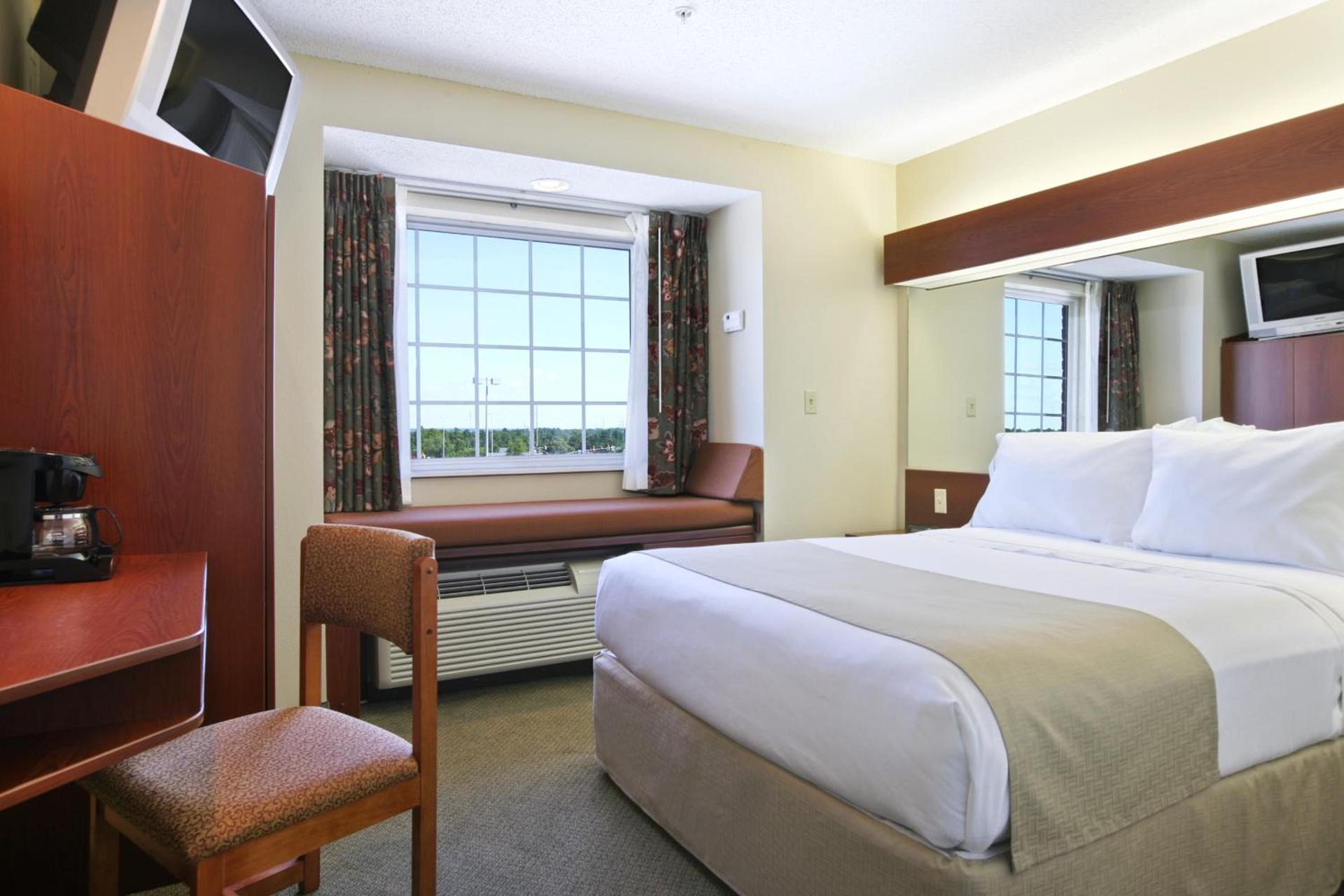 Microtel Inn & Suites by Wyndham Hattiesburg photo 9