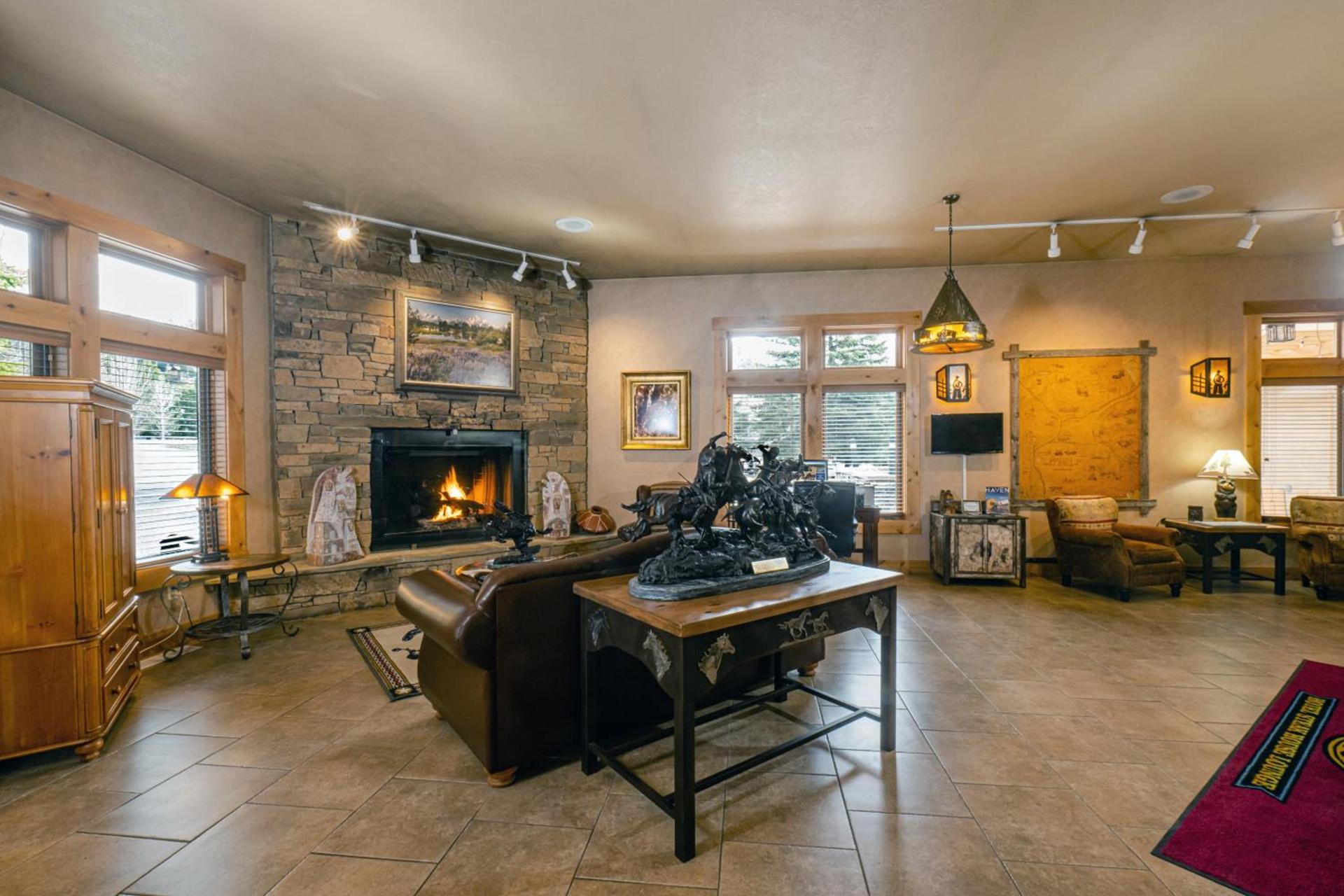 Flying Saddle Resort and Steak House photo 21