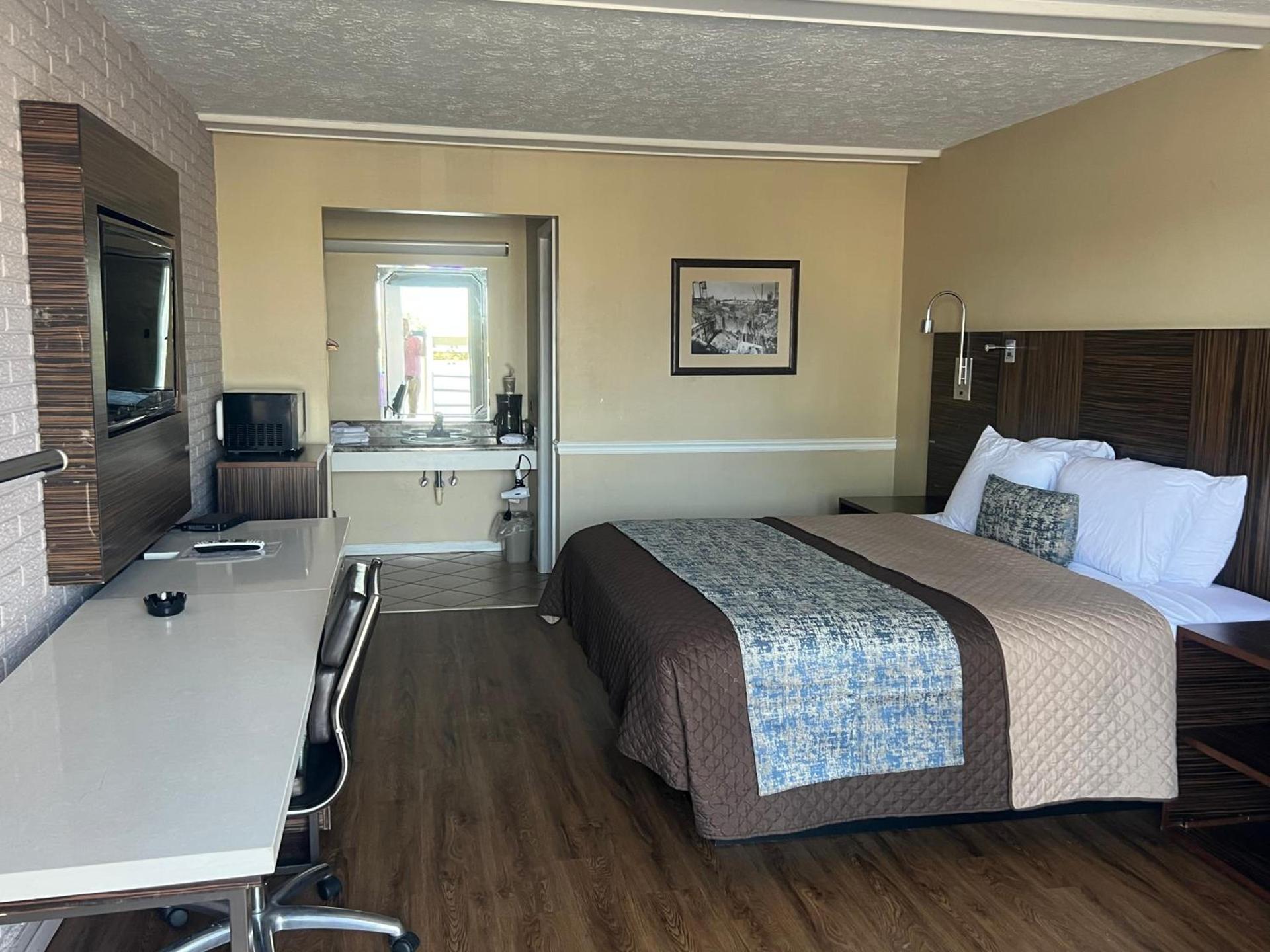 Towne inn photo 83