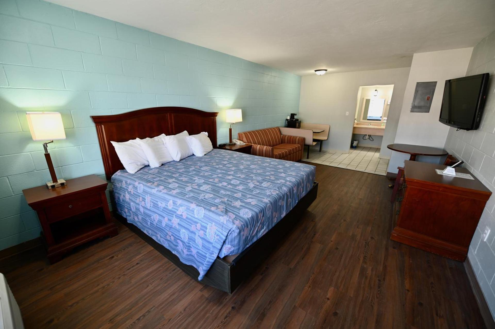 Buccaneer Inn photo 24