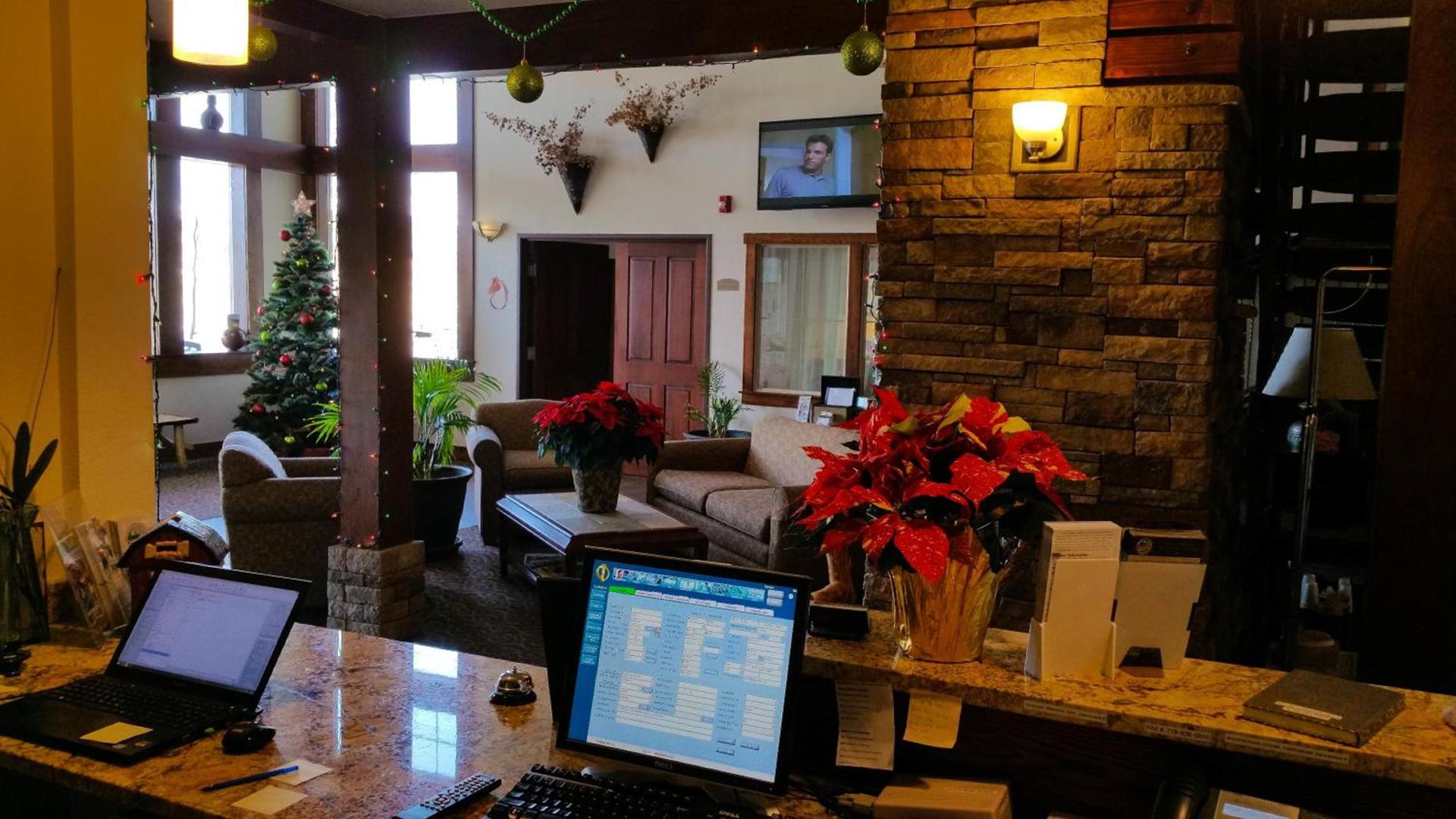 A Riverside Inn Travelodge by Wyndham photo 11
