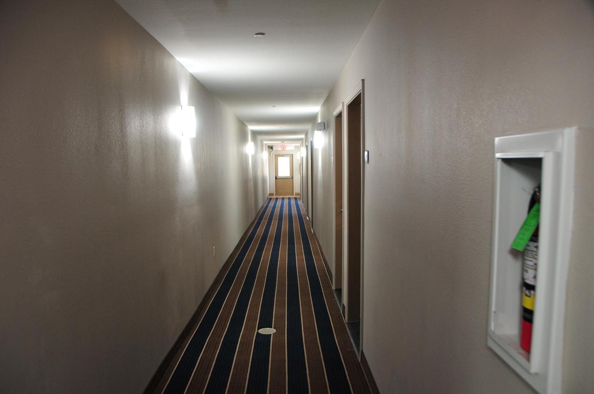 Paradise Inn & Suites photo 14