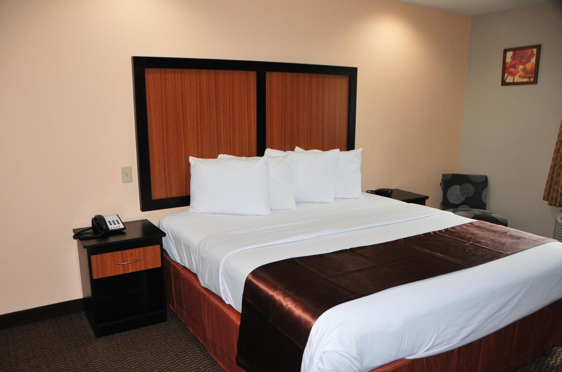 Paradise Inn & Suites photo 15