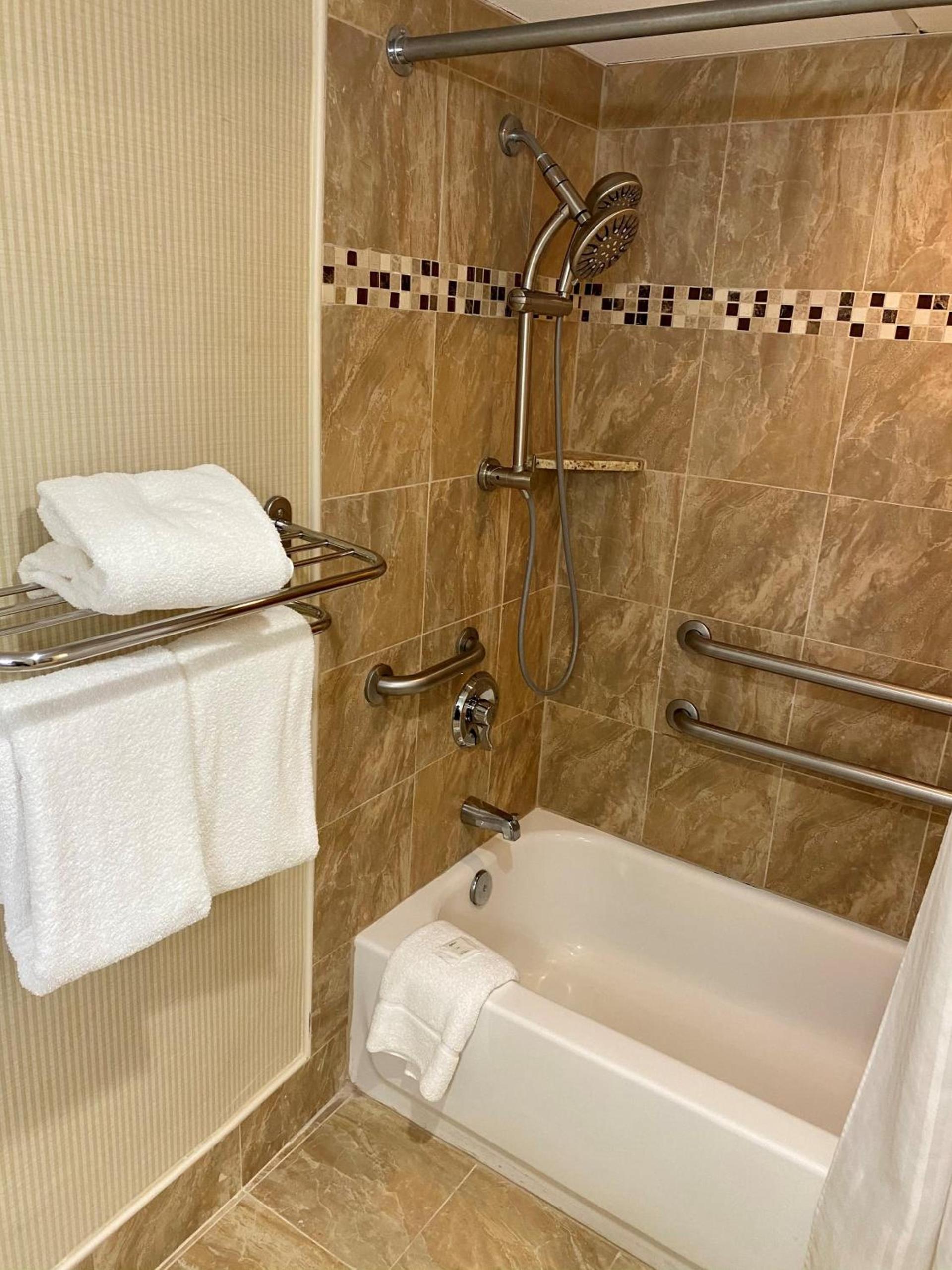 Radisson Hotel Philadelphia Northeast photo 43