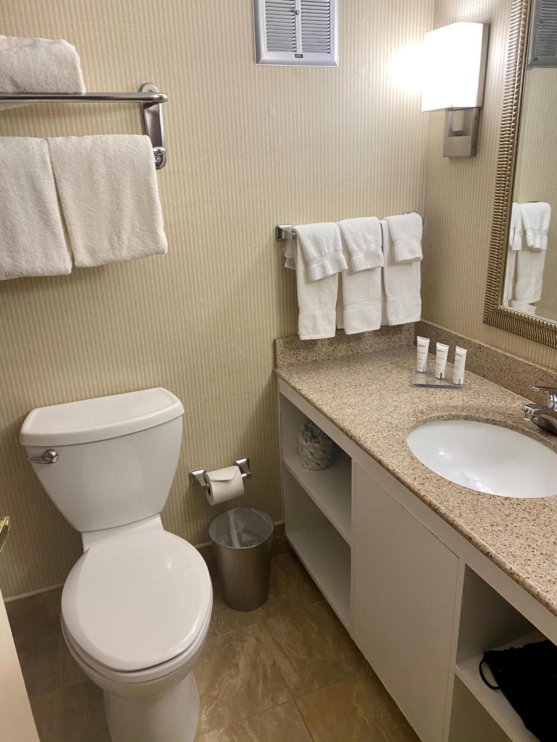 Radisson Hotel Philadelphia Northeast photo 44