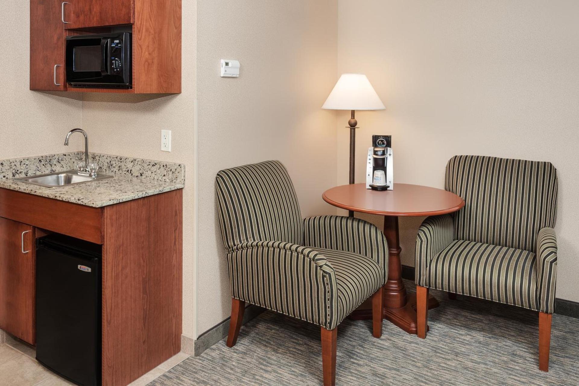 Holiday Inn Express Hotel & Suites Hampton South-Seabrook by IHG photo 7