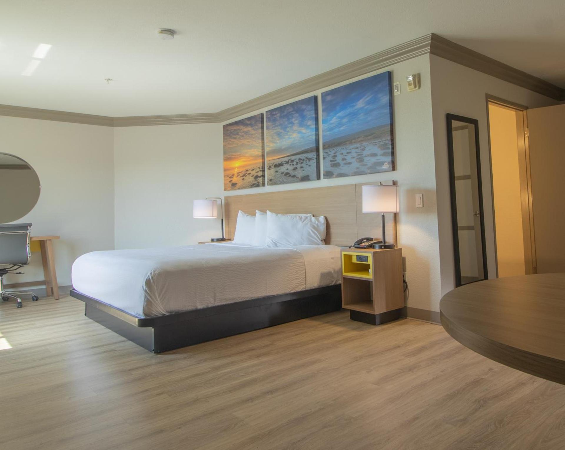 Days Inn by Wyndham Carlsbad photo 28