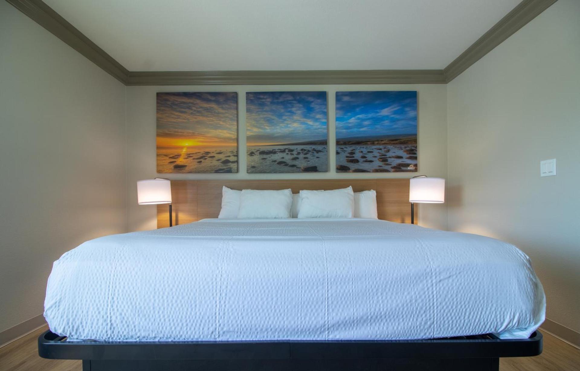 Days Inn by Wyndham Carlsbad photo 30