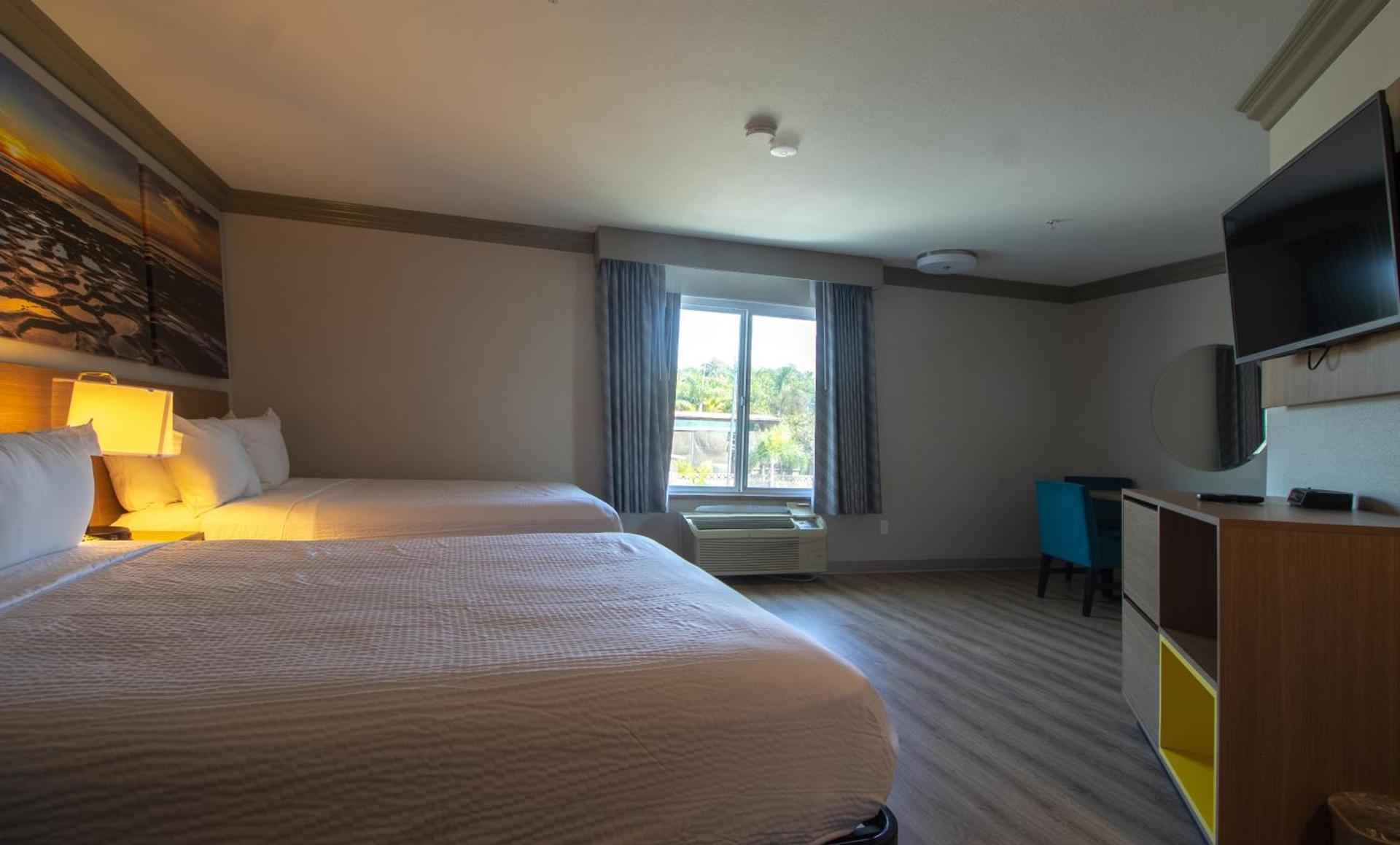 Days Inn by Wyndham Carlsbad photo 33