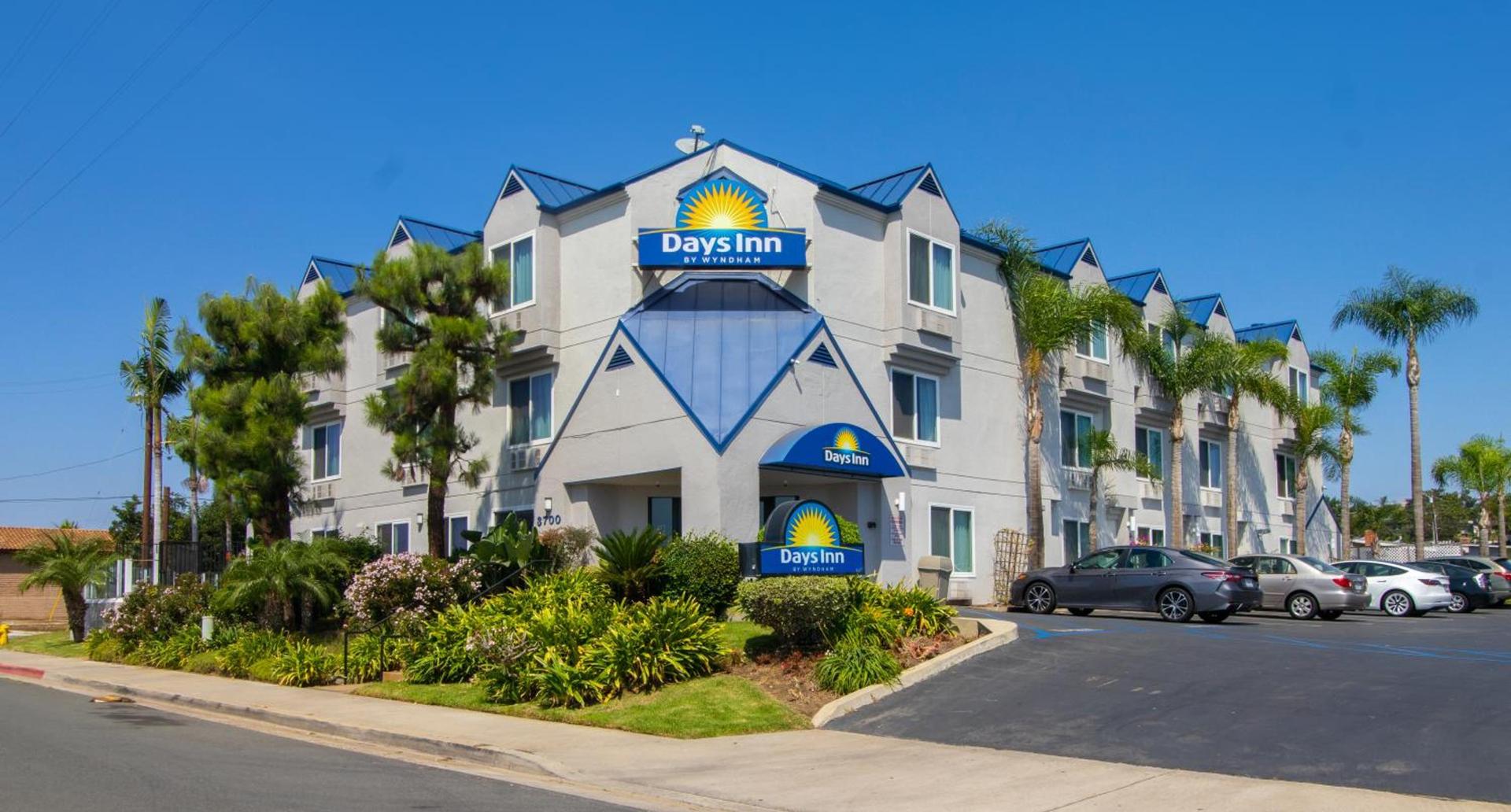 Days Inn by Wyndham Carlsbad photo 40