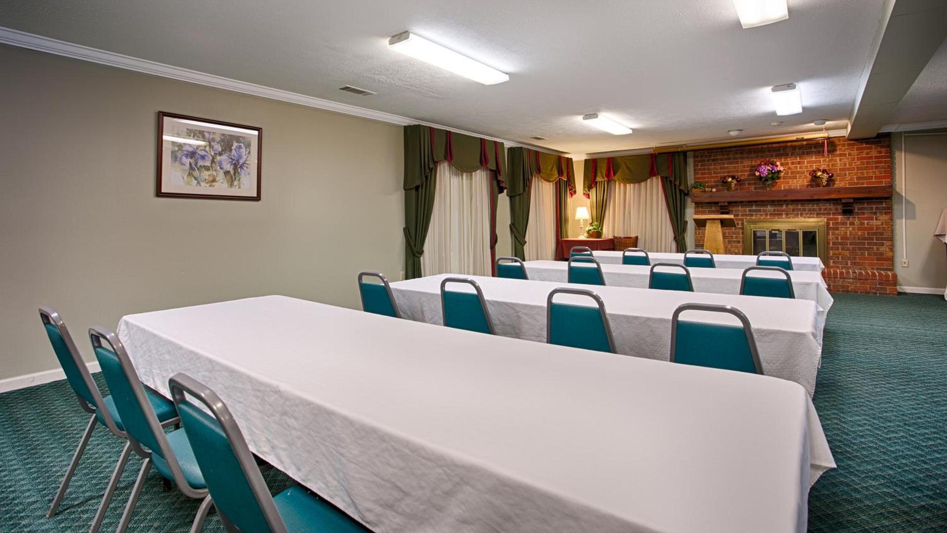 Baymont by Wyndham Helen photo 12