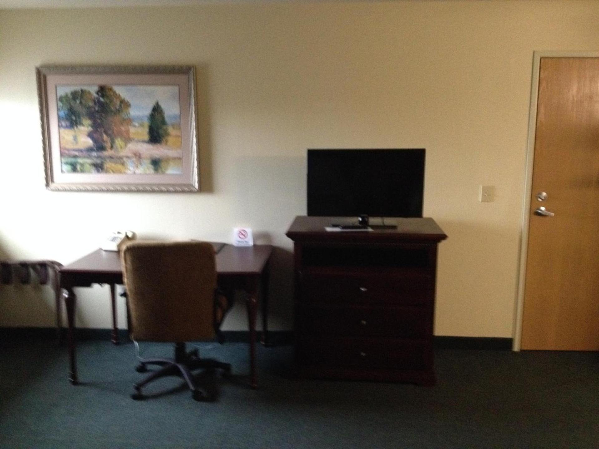 Super 8 by Wyndham McCall photo 64
