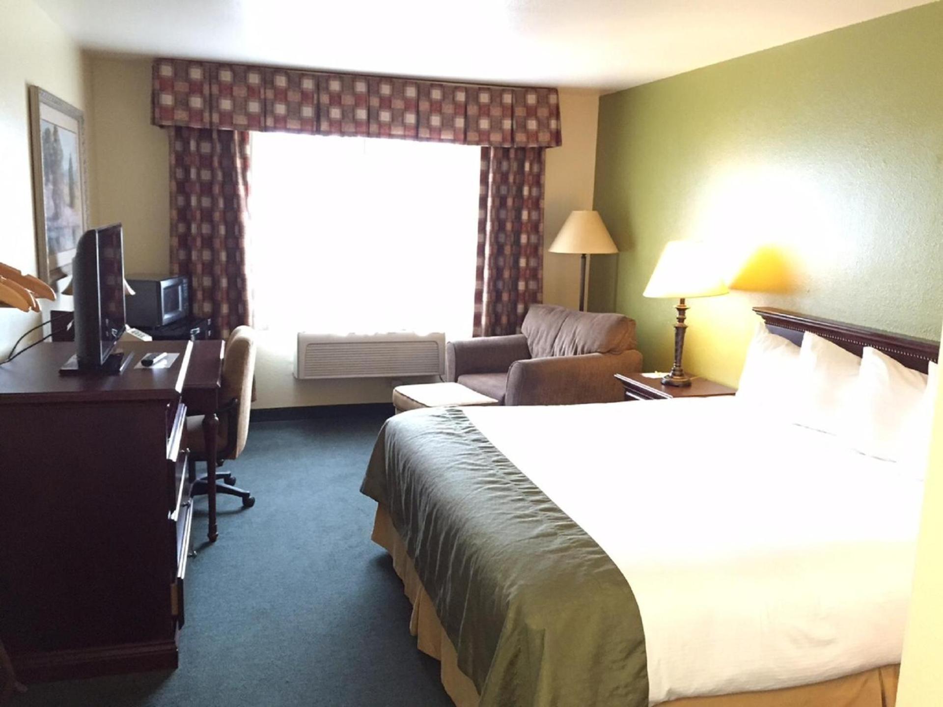Super 8 by Wyndham McCall photo 71