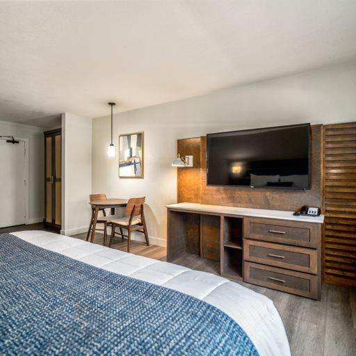 MainStay Suites Moreno Valley Near March Air Reserve Base photo 63