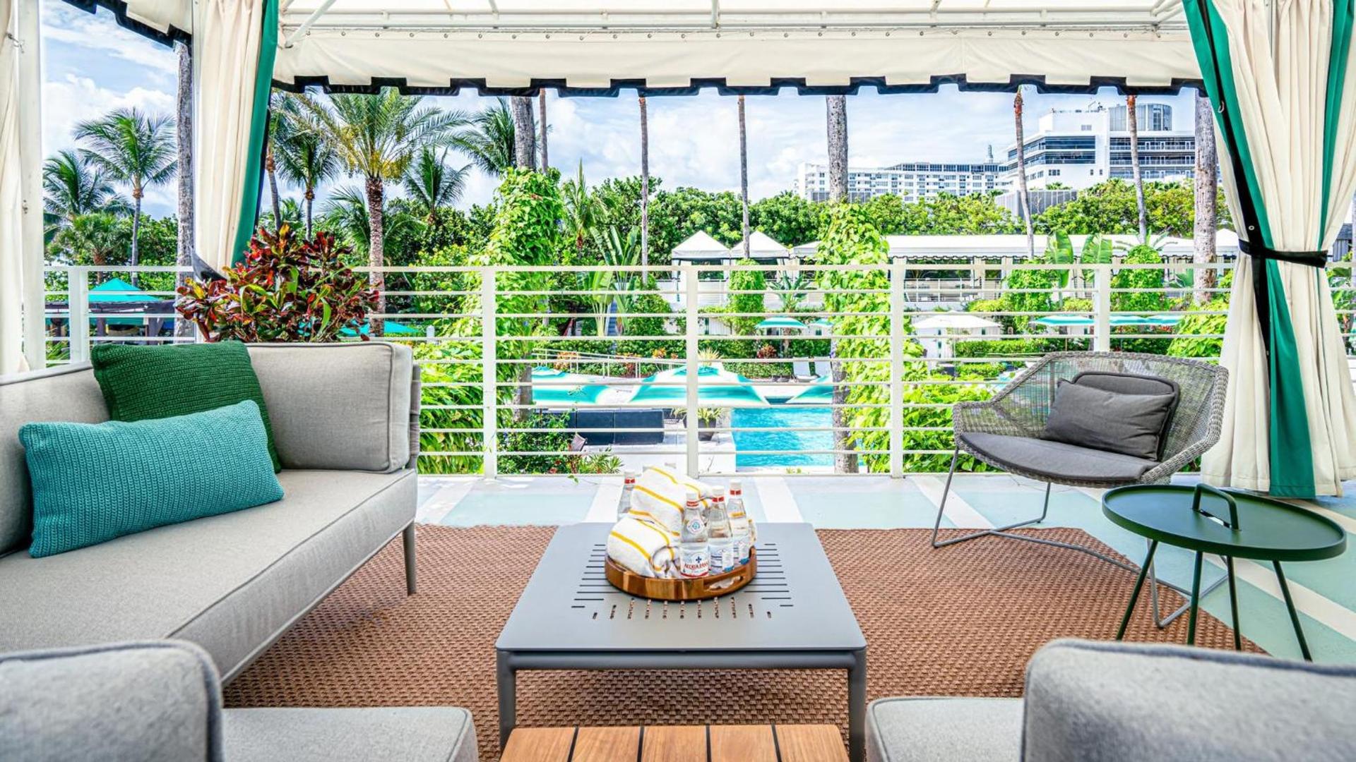 Kimpton Surfcomber Hotel by IHG photo 16